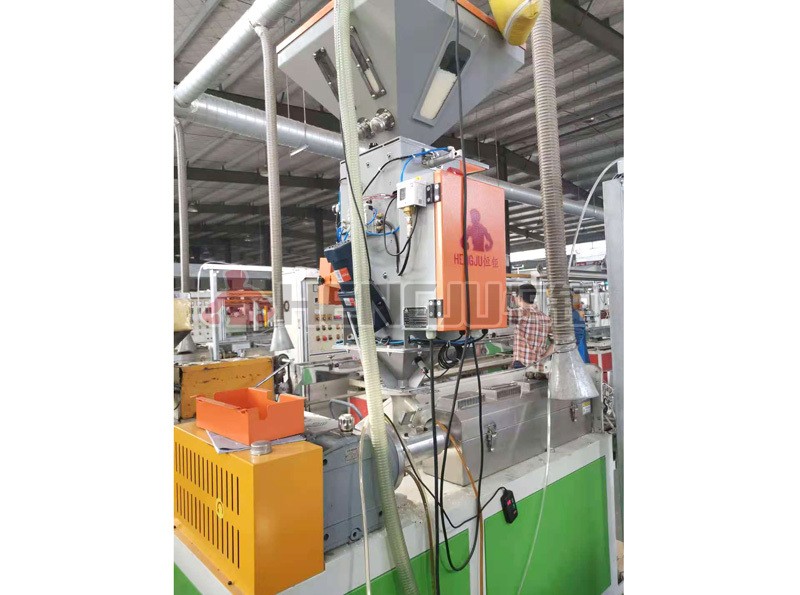 塑料除濕干燥機(jī)在塑料加工行業(yè)的重要性與作用